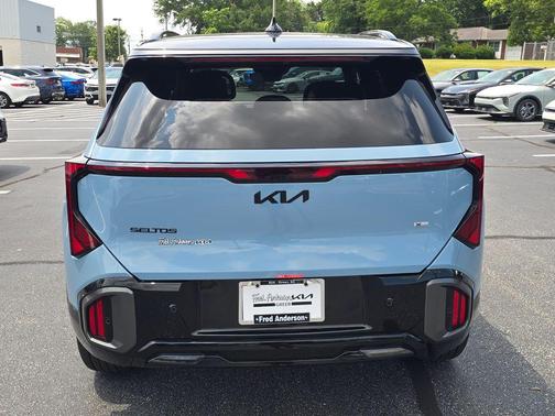 Black 2027 Kia Seltos X-Line