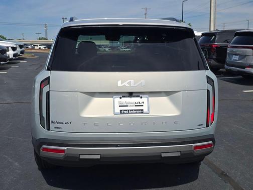 Ivory 2027 Kia Telluride EX