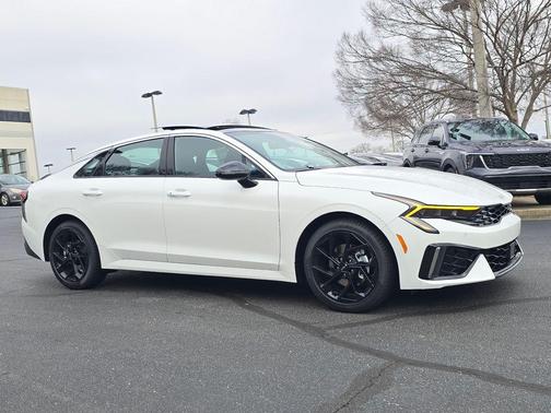 Snow White Pearl 2026 Kia K5 GT-Line