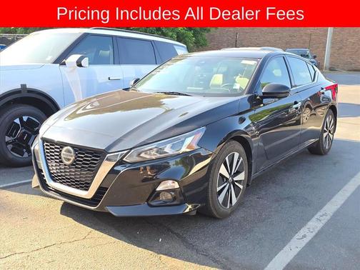 Black 2019 Nissan Altima 2.5 SV