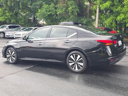 Black 2019 Nissan Altima 2.5 SV