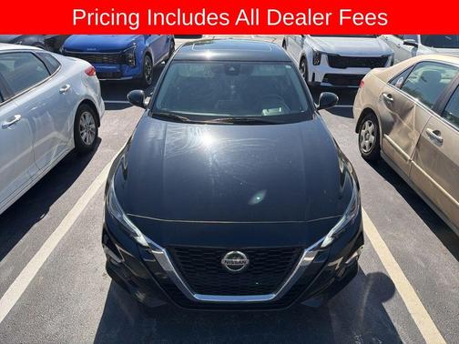 Black 2019 Nissan Altima 2.5 SV