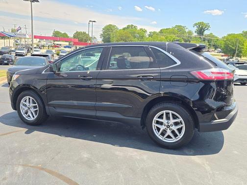 Black Metallic 2024 Ford Edge SEL