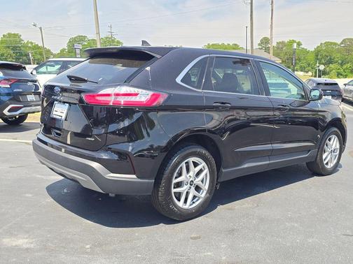 Black Metallic 2024 Ford Edge SEL