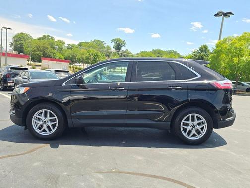 Black Metallic 2024 Ford Edge SEL