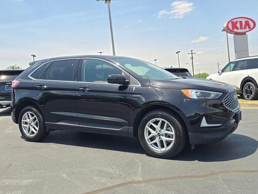 Black Metallic 2024 Ford Edge SEL