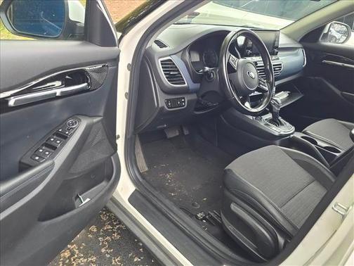 Snow White Pearl 2021 Kia Seltos S