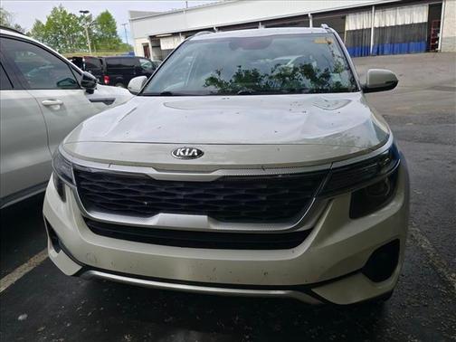 Snow White Pearl 2021 Kia Seltos S