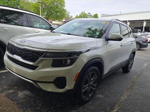 Snow White Pearl 2021 Kia Seltos S