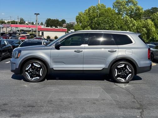 Everlasting Silver 2025 Kia Telluride S