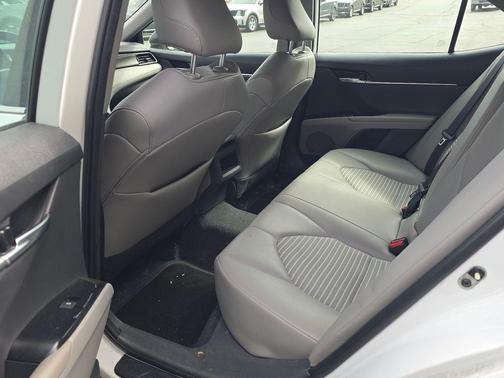 Wind Chill Pearl 2020 Toyota Camry SE