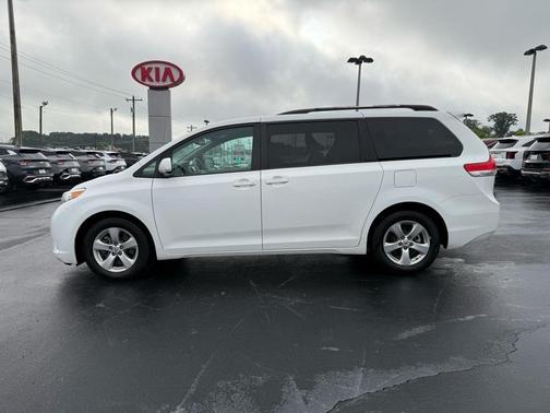 2012 Toyota Sienna LE