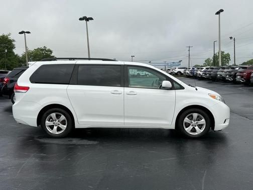 2012 Toyota Sienna LE