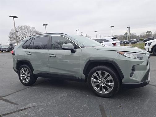 2019 Toyota RAV4 XLE Premium