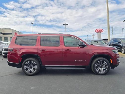2023 Jeep Wagoneer Base