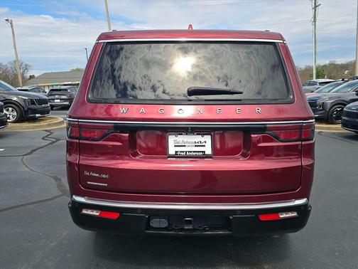 2023 Jeep Wagoneer Base