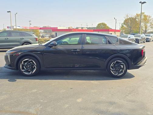 Aurora Black Pearl 2026 Kia K4 EX