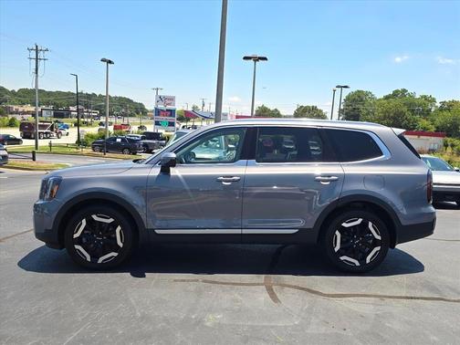 Everlasting Silver 2023 Kia Telluride EX