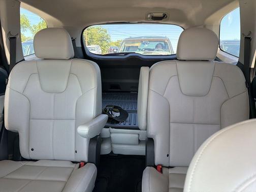 Everlasting Silver 2023 Kia Telluride EX