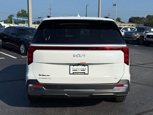 2026 Kia Carnival Hybrid SX