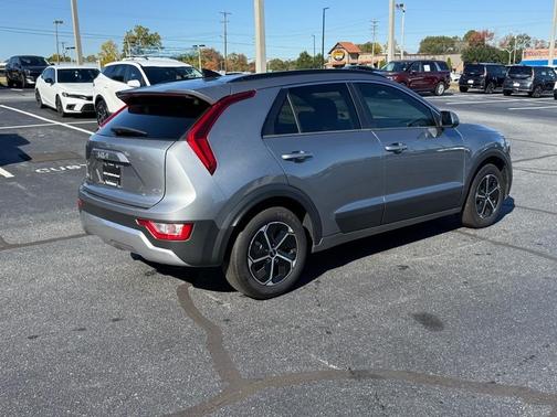 2025 Kia Niro LX