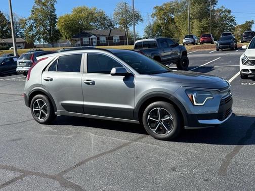 2025 Kia Niro LX