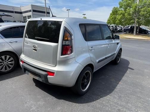 2011 Kia Soul +
