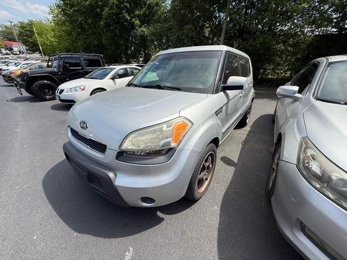 2011 Kia Soul +