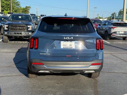 2025 Kia Sorento S