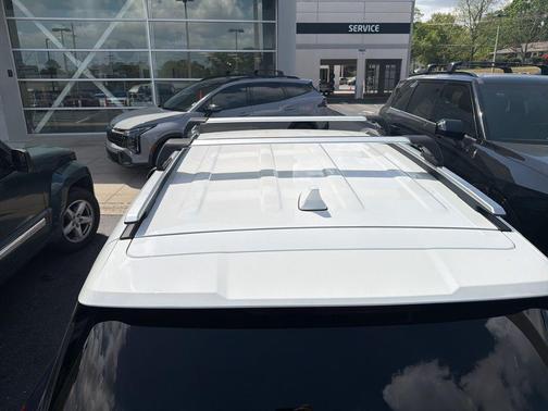 Dark Ocean Blue / White Roof 2023 Kia Seltos S