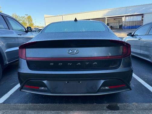 2022 Hyundai SONATA SE