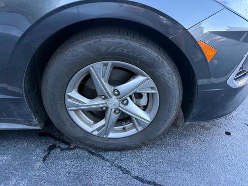 2022 Hyundai SONATA SE