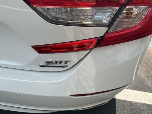Platinum White Pearl 2019 Honda Accord Touring 2.0T