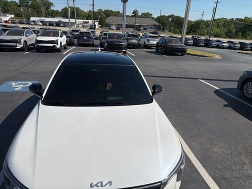 Snow White Pearl 2025 Kia K4 GT-Line Turbo