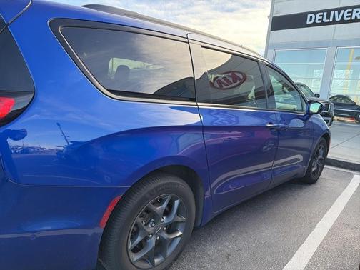 2019 Chrysler Pacifica Touring-L Plus