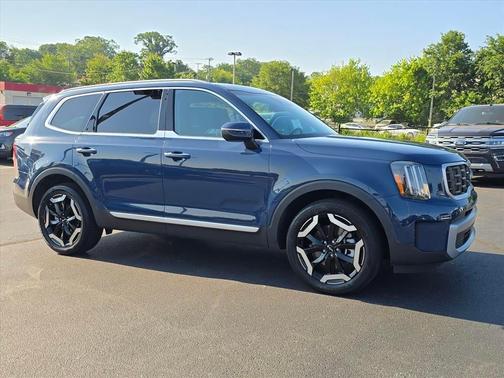 Midnight Black 2023 Kia Telluride S