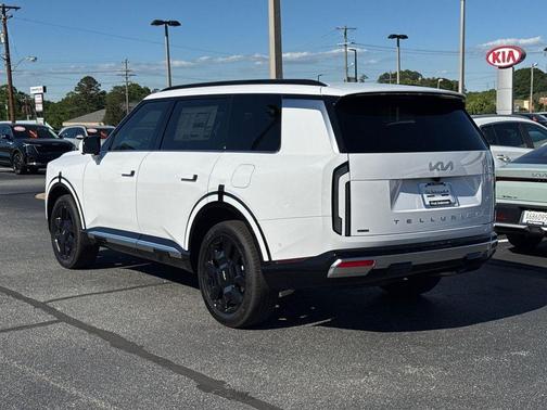 Glacial White Pearl 2027 Kia Telluride SX