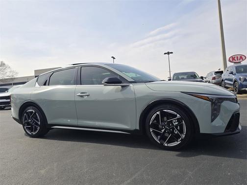 2026 Kia K4 GT-LINE