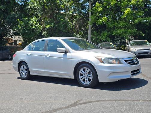 Alabaster Silver Metallic 2012 Honda Accord SE