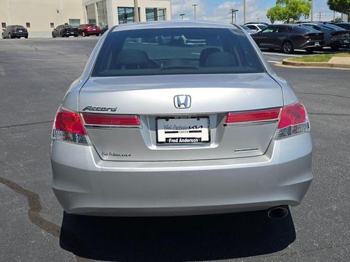 Alabaster Silver Metallic 2012 Honda Accord SE