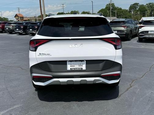 2025 Kia Sportage EX