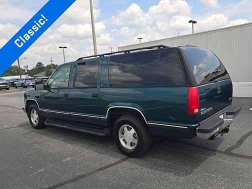 Emerald Green Metallic 1998 GMC Suburban SLT