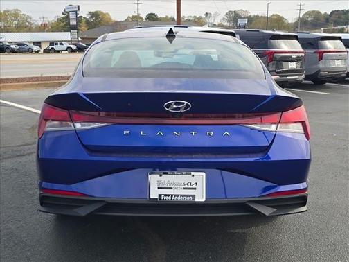2022 Hyundai ELANTRA SEL