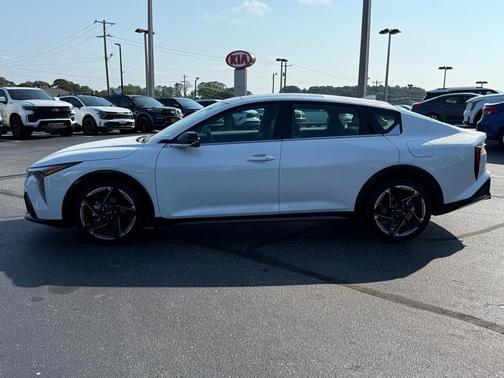 2025 Kia K4 GT-Line