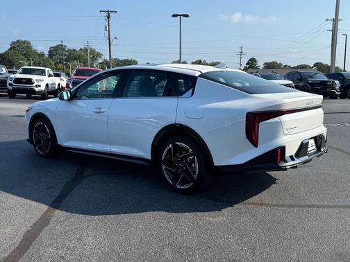 2025 Kia K4 GT-Line