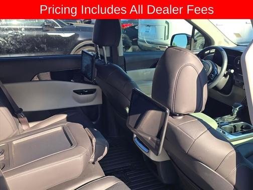 Flare Red 2024 Kia Carnival SX