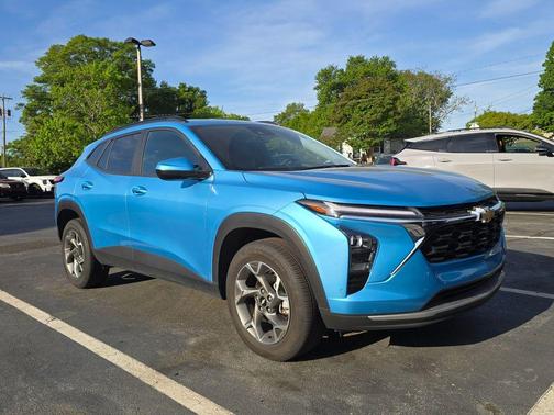 Marina Blue 2025 Chevrolet Trax LT