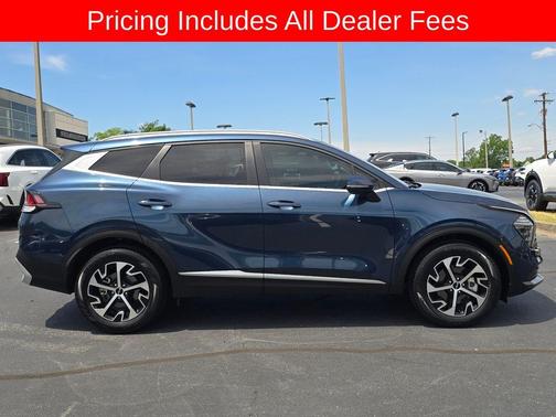 Blue 2024 Kia Sportage Hybrid EX