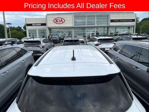 Glacial White Pearl 2022 Kia Sorento LX