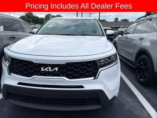 Glacial White Pearl 2022 Kia Sorento LX